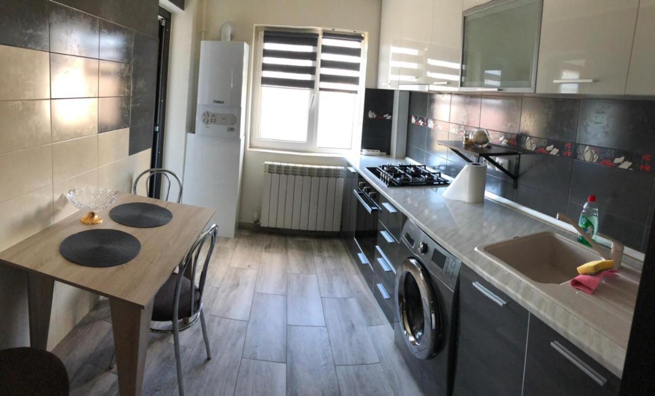 Apartament Modern Targoviste In Regim Hotelier Εξωτερικό φωτογραφία